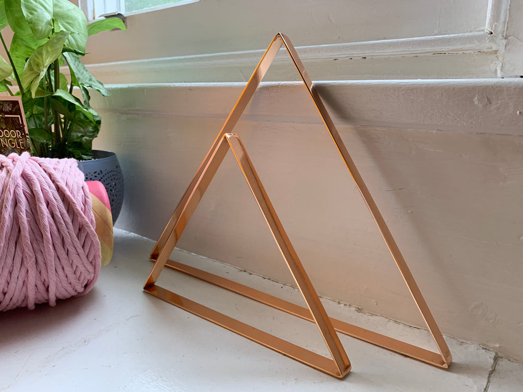 DIY macramé metallic wall frames - Triangle - Copper